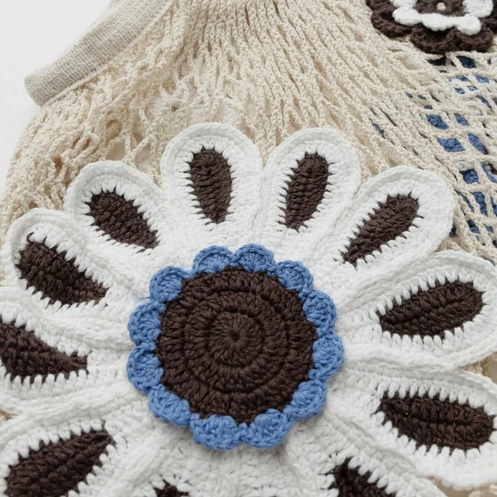 Crocheted cotton Floral Mesh Tote Bag in Cream and Blue Baum und Pferdgarten - Picture 2 of 9